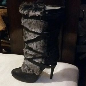 GABRIELLE ROCHA - BLACK SNAKESKIN & FAUX FUR BOOTS